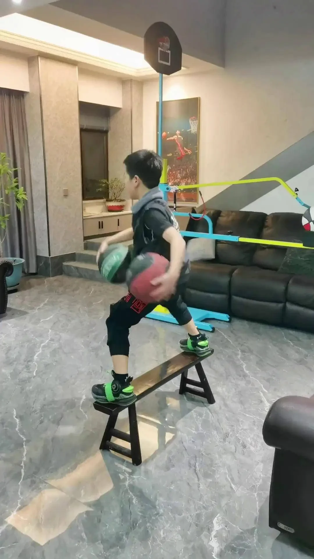 如何根据比赛需求调整篮球专项训练内容_1